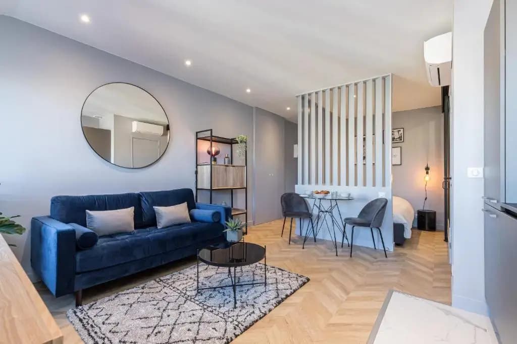 SMARTBNB - Dernier etage Ascenseur - 1 min Plage et Zone Pietonne - photo 9