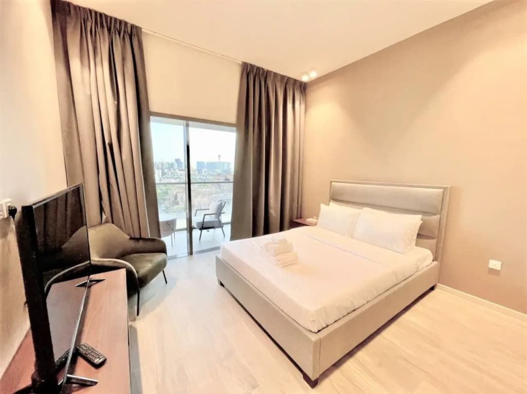 Brand new studio with balcony at Park View - photo 2