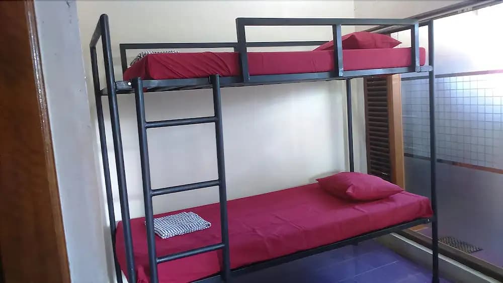 Surfers Dorm House - main photo