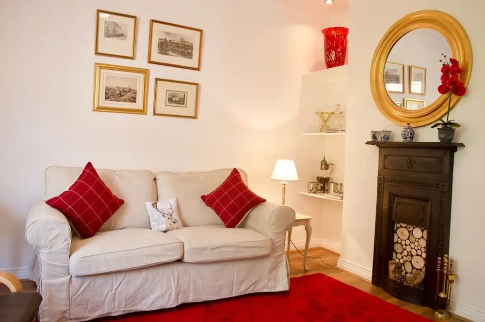 1 Bedroom Flat Near City Centre - photo 3