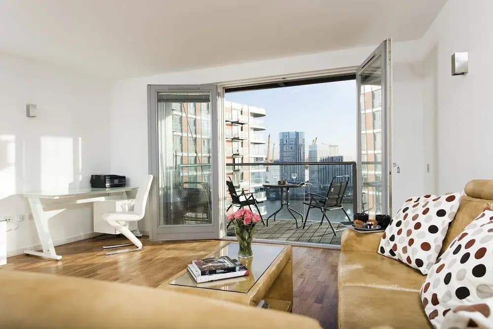 Modern 2BR Flat with Thames River View - photo 6