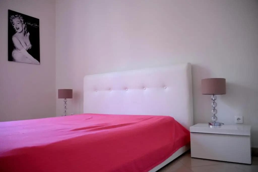 Apartment on Rue De France 4 - photo 2