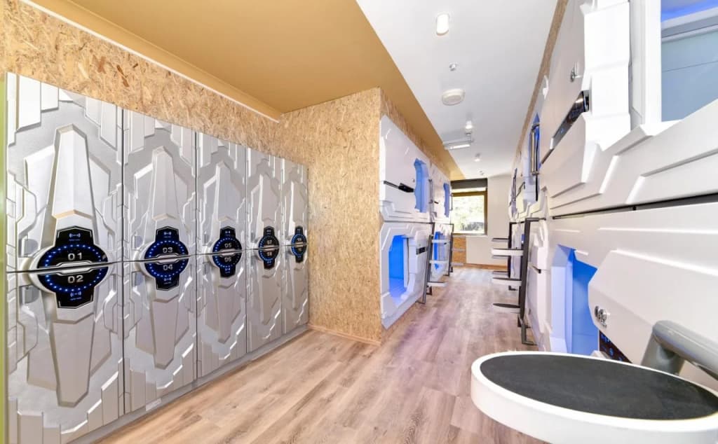 Space Q Capsule Hotel - photo 5