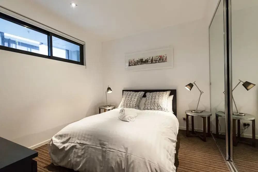 ZACH, 1BDR St.Kilda Apartment - photo 4