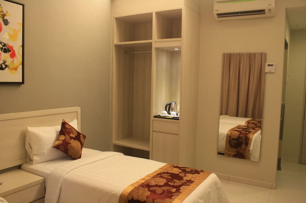 Aurora Hotel - photo 4