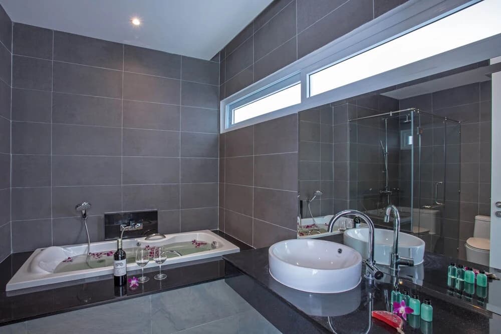 Elegant Designer 4BR Pool Villa Skylight - photo 8