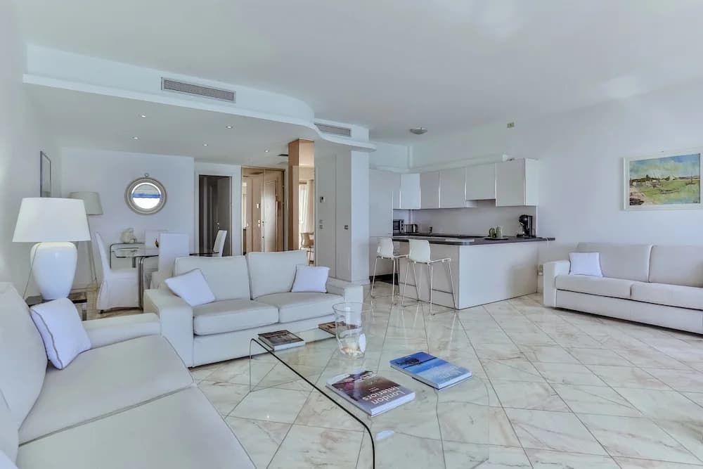 HAPPY FEW - La Suite 92 - main photo