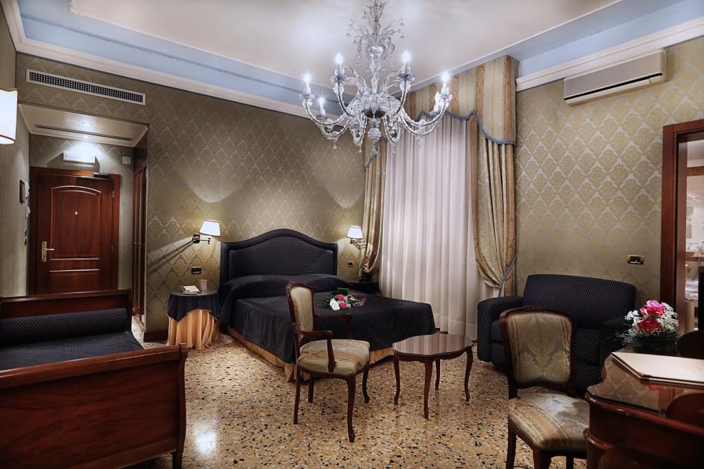 Colombina Hotel - photo 2