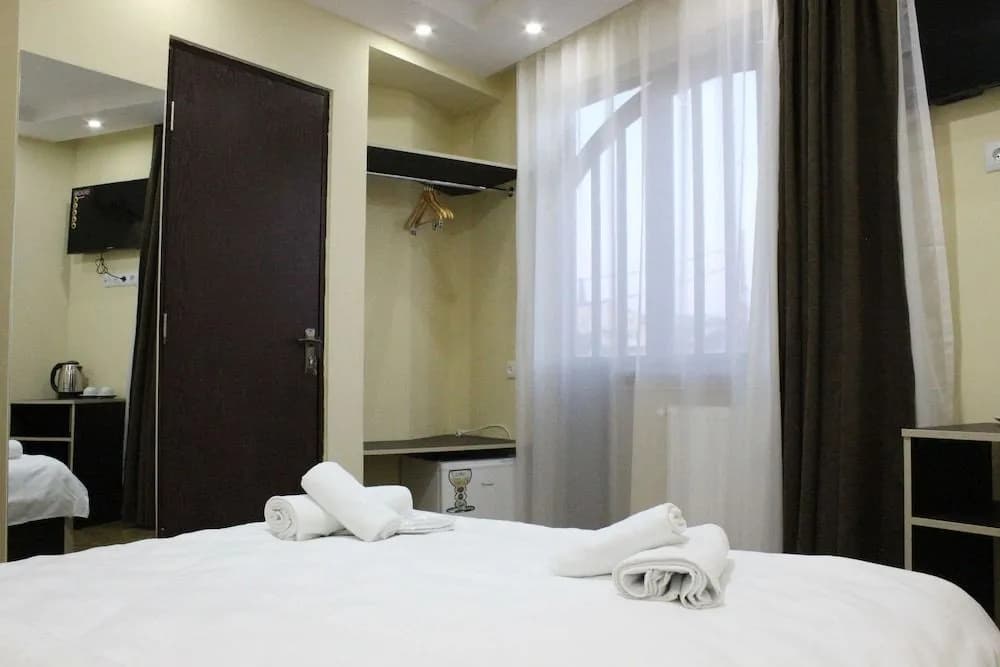 M&M Hotel - photo 3