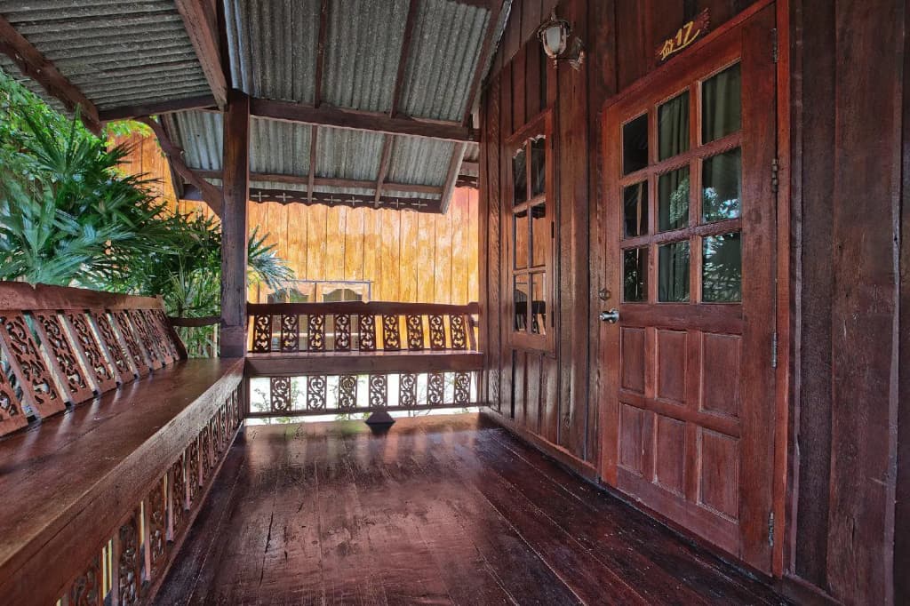 Again @Naiharn Beach - photo 13