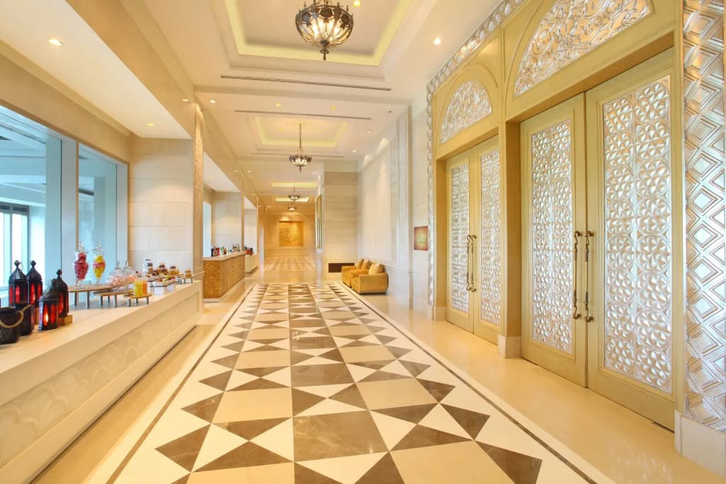 Seven Seas Hotel - photo 18