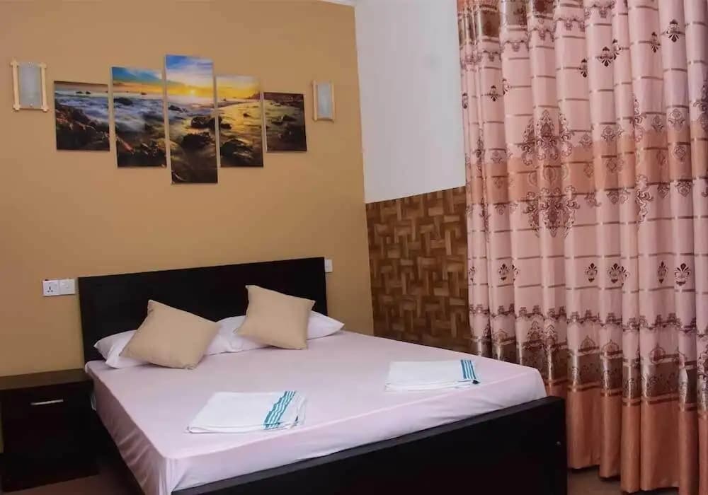 Hotel Lavendra Colombo - photo 2