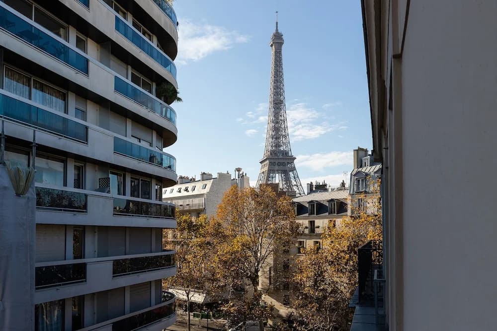 Eiffel Tower - Pont de l'Alma Apartment - main photo