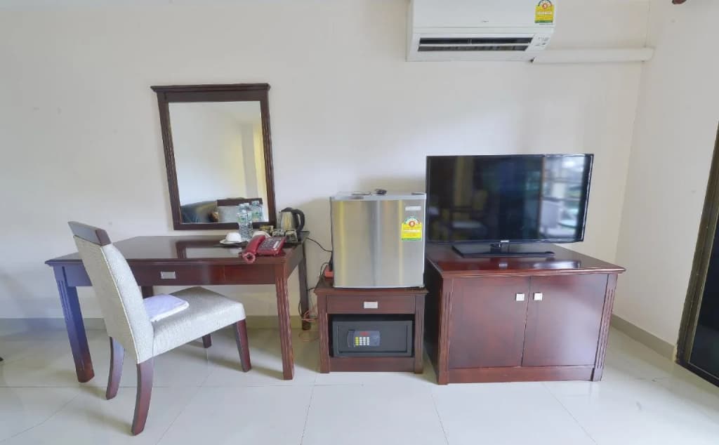 The Freelancer Hotel - photo 26