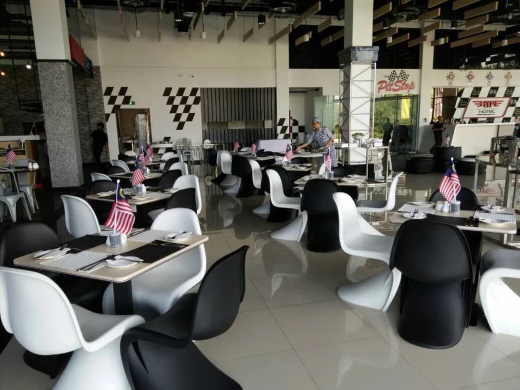 Hype Motorsports Hotel, Kuala Lumpur International Airport - photo 10