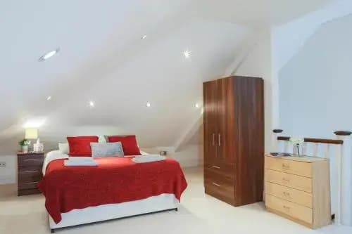 Finchley Central - Spacious Triplex - photo 3