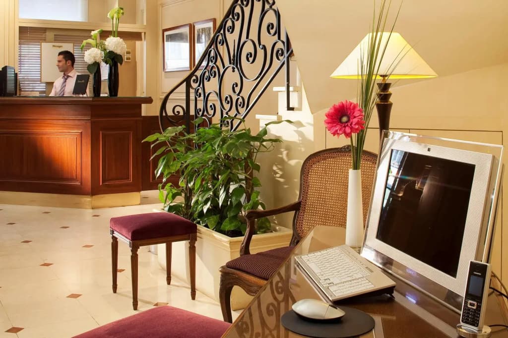 Hotel le Friedland - photo 2