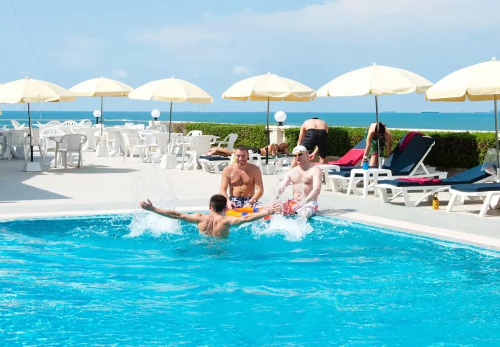 Flipper Lodge Hotel - photo 27