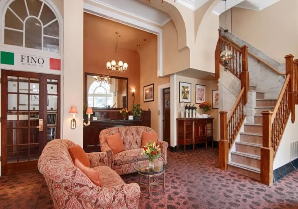 The Andrews Hotel - photo 2