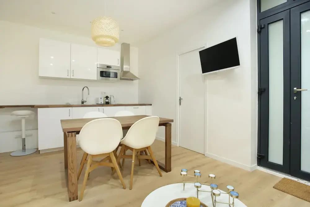 2 Bedrooms 253 St Denis - photo 11