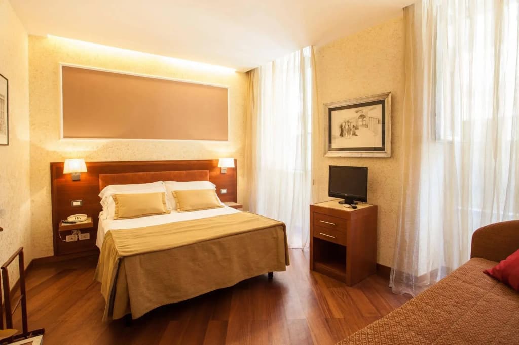 Hotel Madrid - photo 3