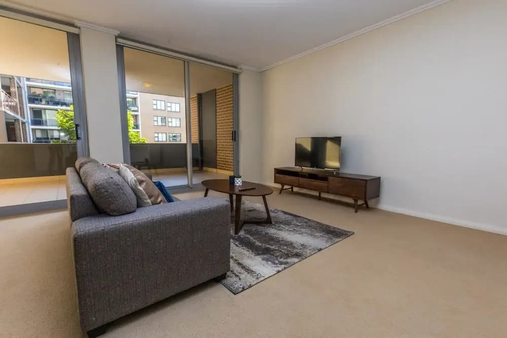 Perfectly Located Apartment - photo 5