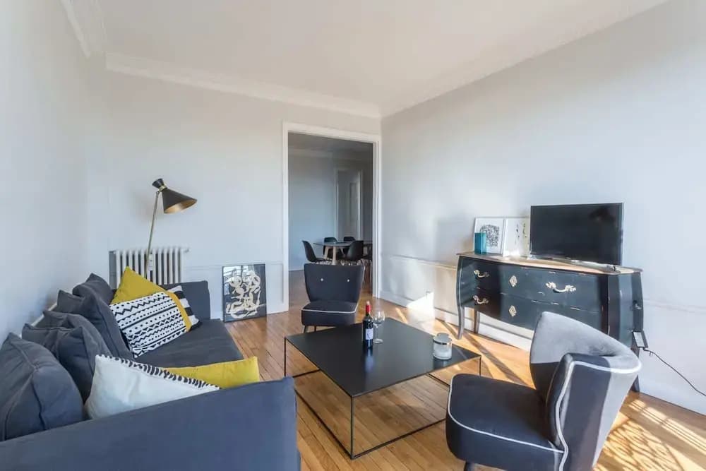 Designer Apartment - Eiffel Tower View! - photo 4