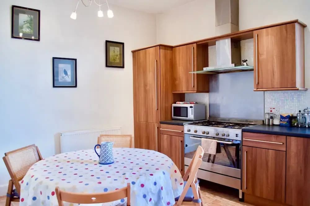 Spacious Flat in Central Stockbridge - photo 4