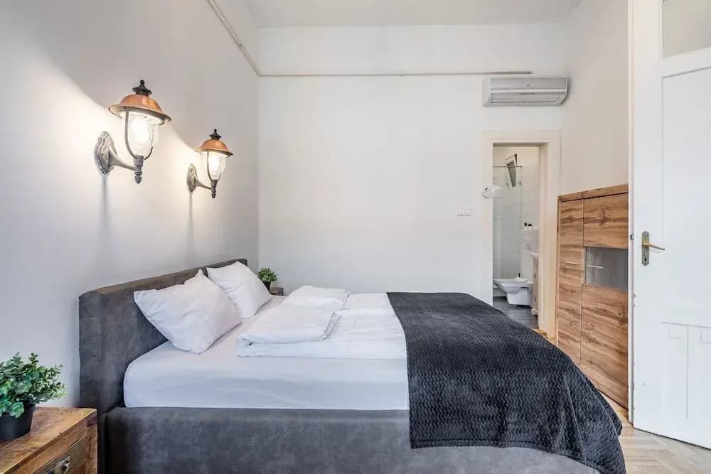 Central Luxury Apartment - photo 6