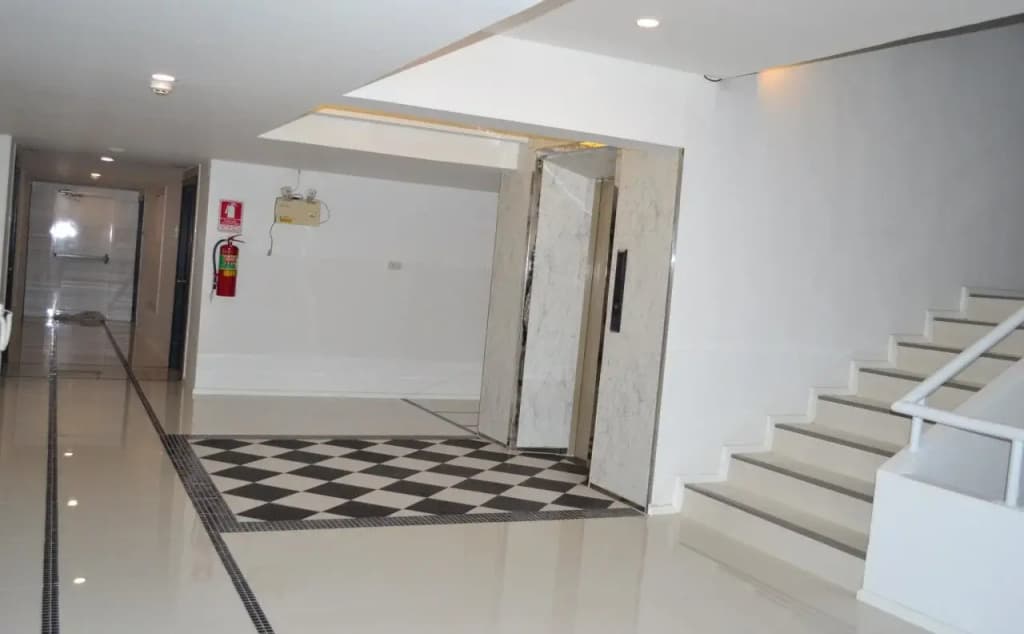 Flipper Lodge Hotel - photo 17