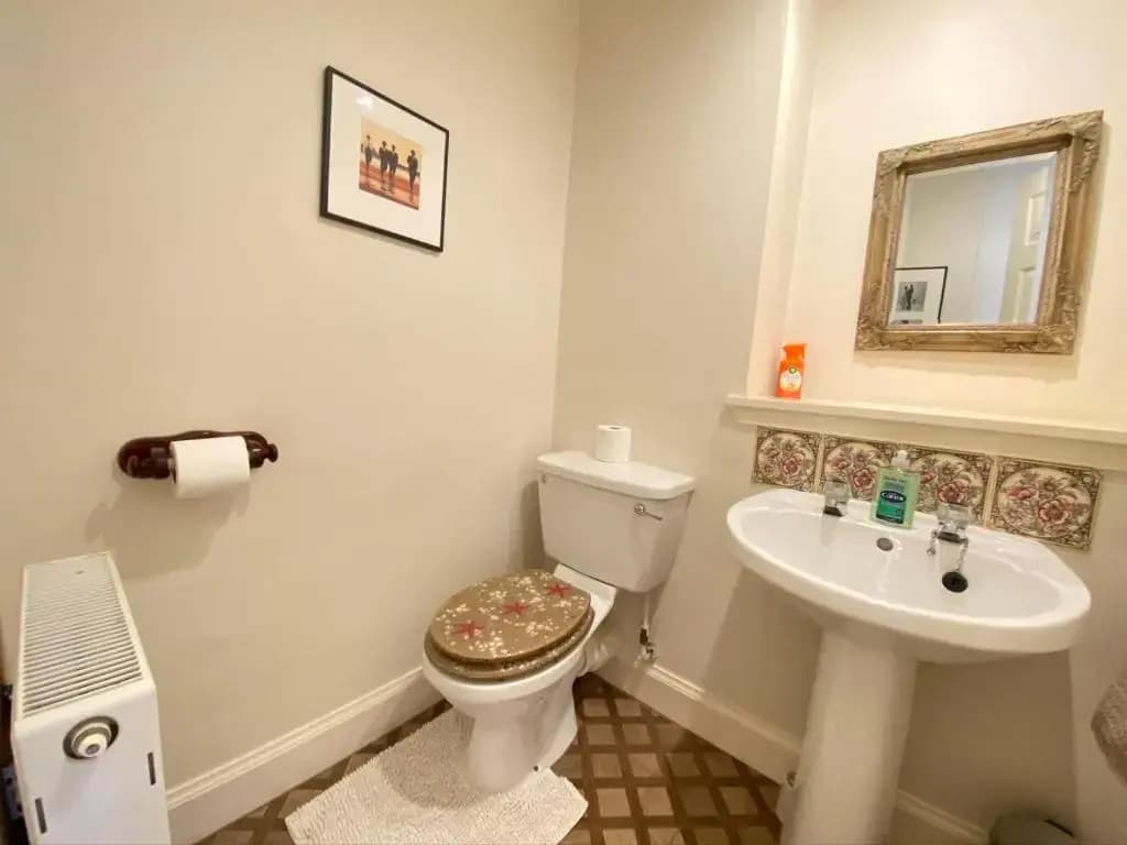 St Margaret's Cottage, Edinburgh - photo 8