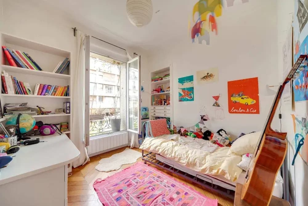 Typical Parisian Apartment Near "Le Palais des Glaces" - photo 6