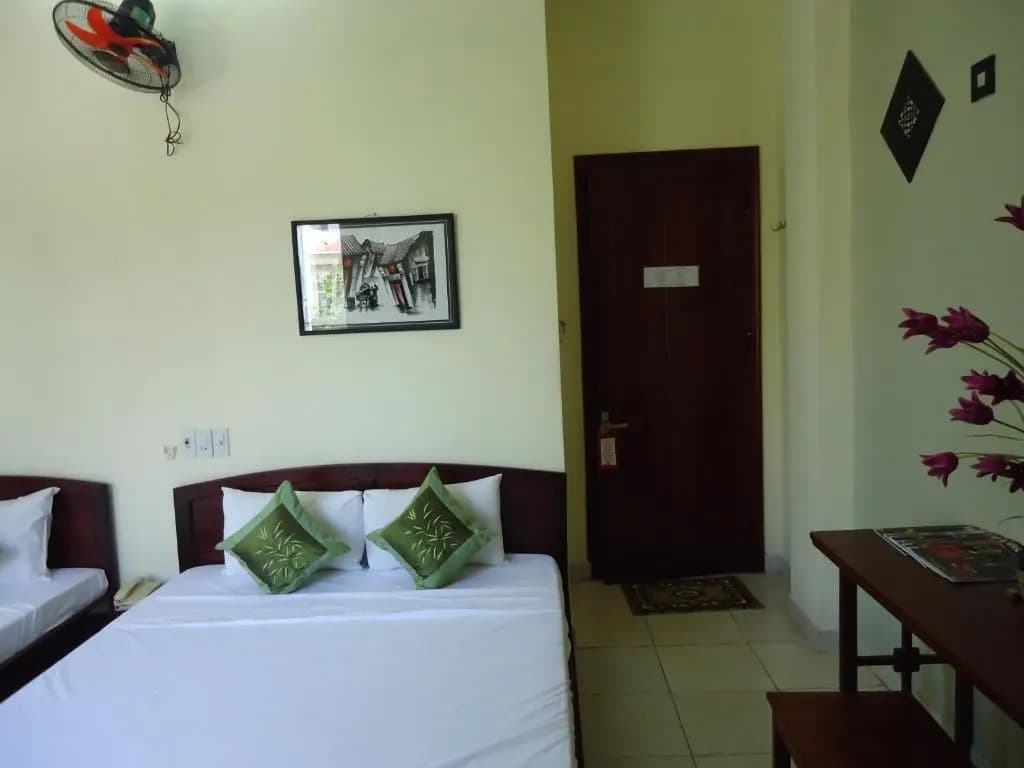 Nam Ngai Hotel - photo 2