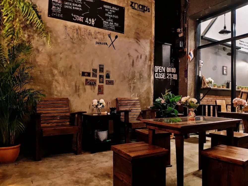 Znap's hostel and Café - photo 9