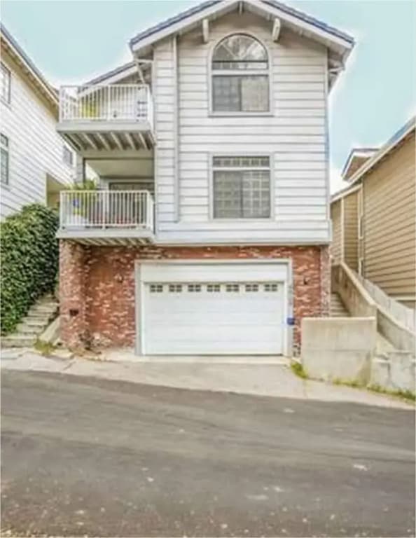 California Dreamin Sleeps 13 HW Hills - main photo