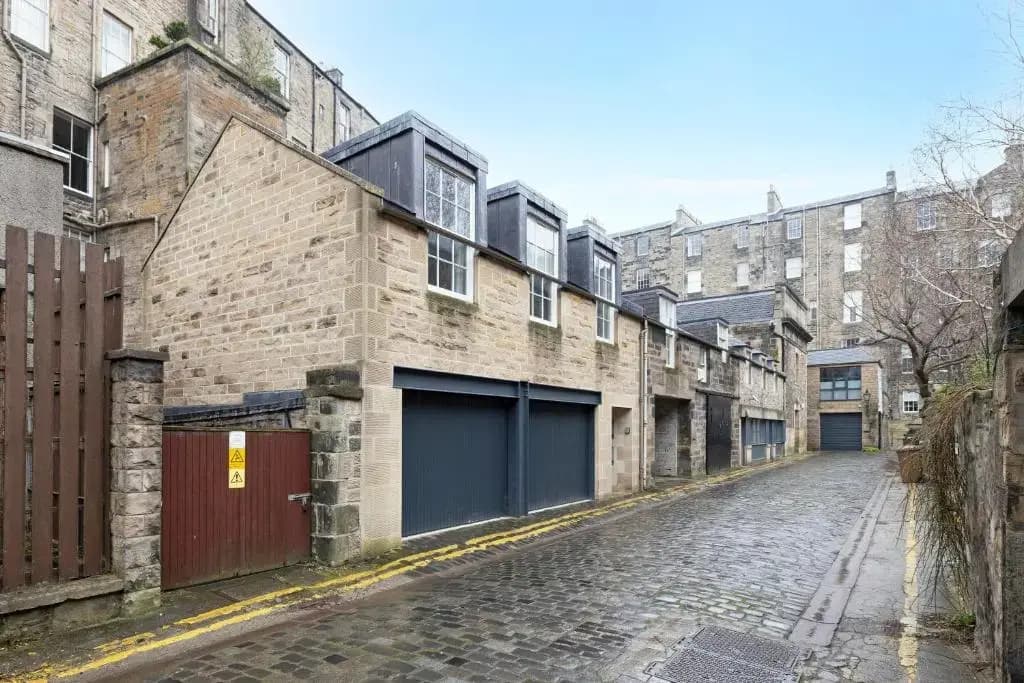 ALTIDO Contemporary and Vibrant 1BR flat near Princes Street - main photo