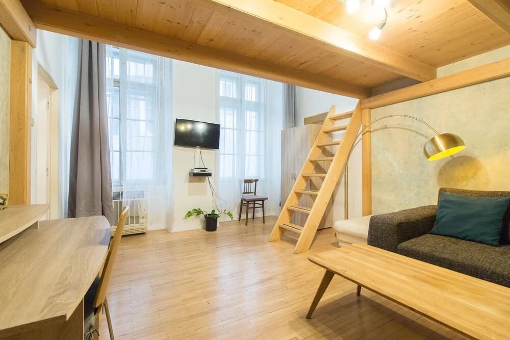 Cosy Apartment for 4 next to the Main Train Station by easyBNB - photo 5