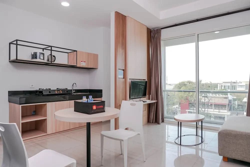 1Br Luxury Citra Lake Suites Apartment - photo 2