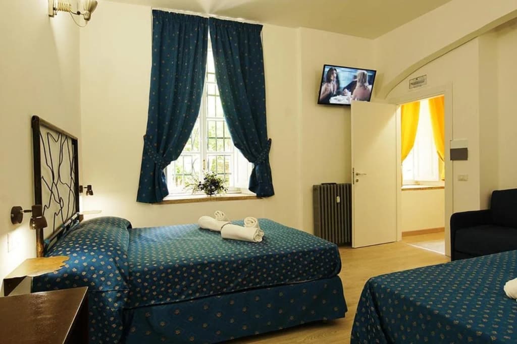Vatican36 Guest House - photo 3