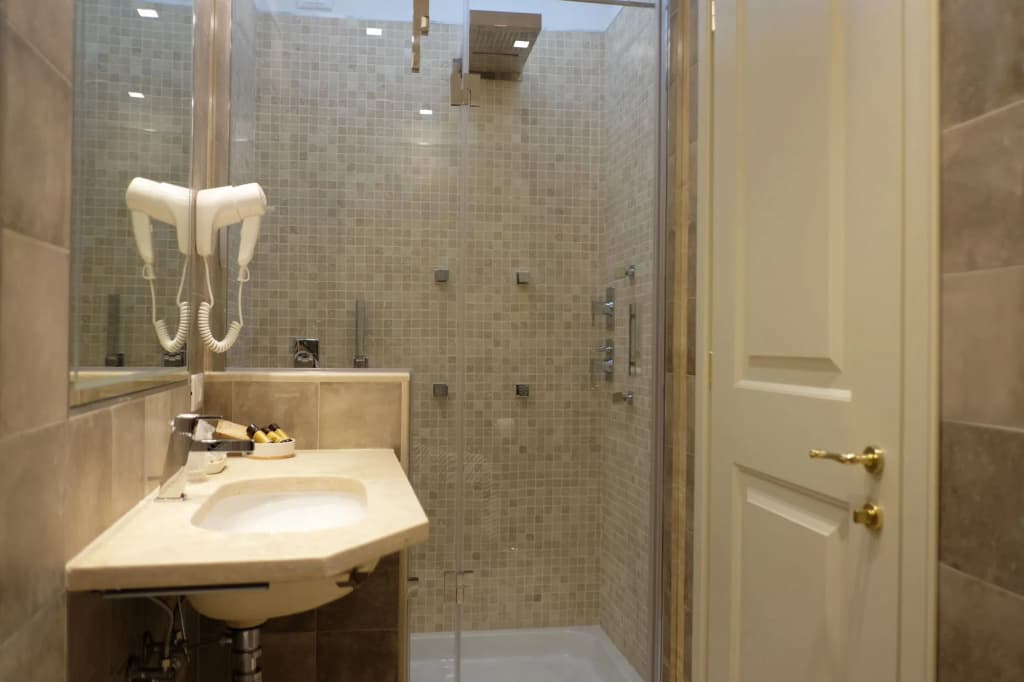 Hotel Renaissance - photo 9