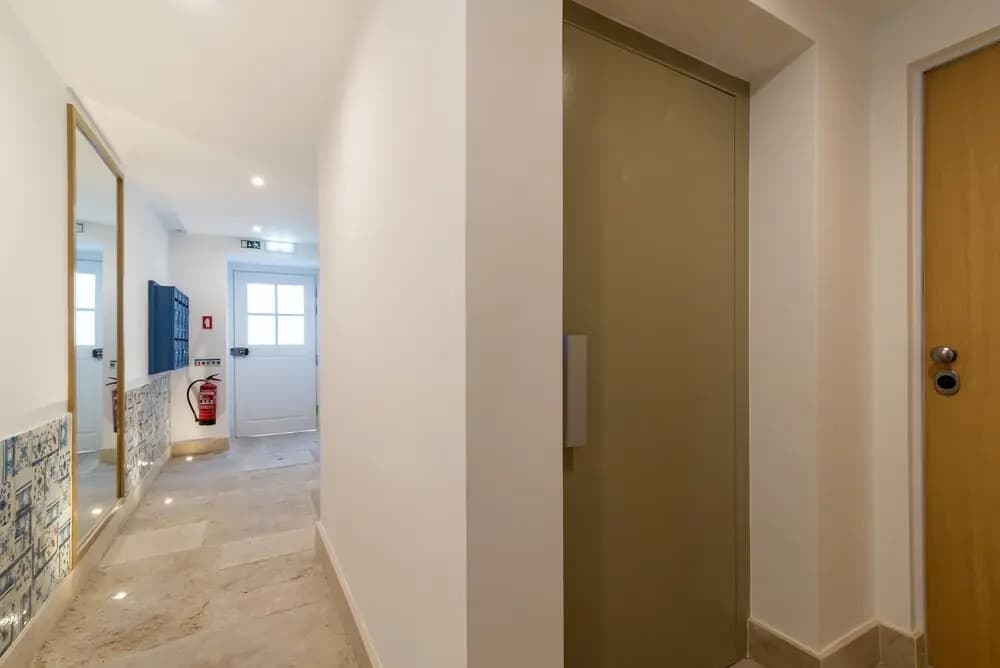 Portuguese Modern Style Flat - photo 12