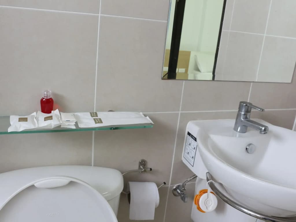 Beehive Phuket Old Town - Hostel - photo 9