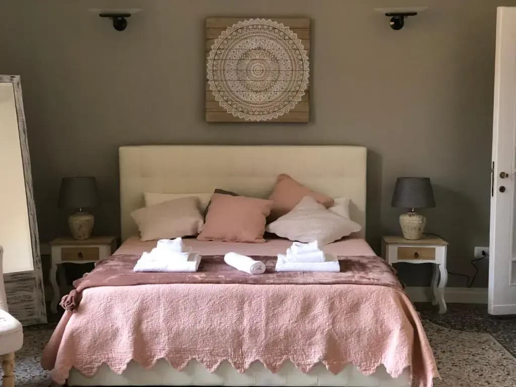 Monti Luxury - main photo