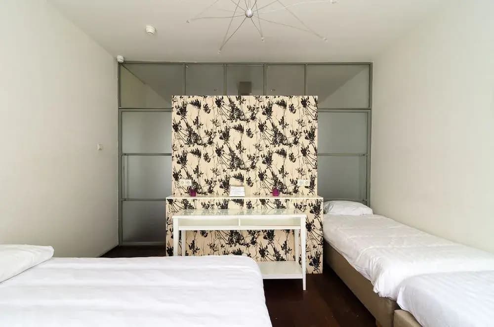 Marnix Apartments - photo 2