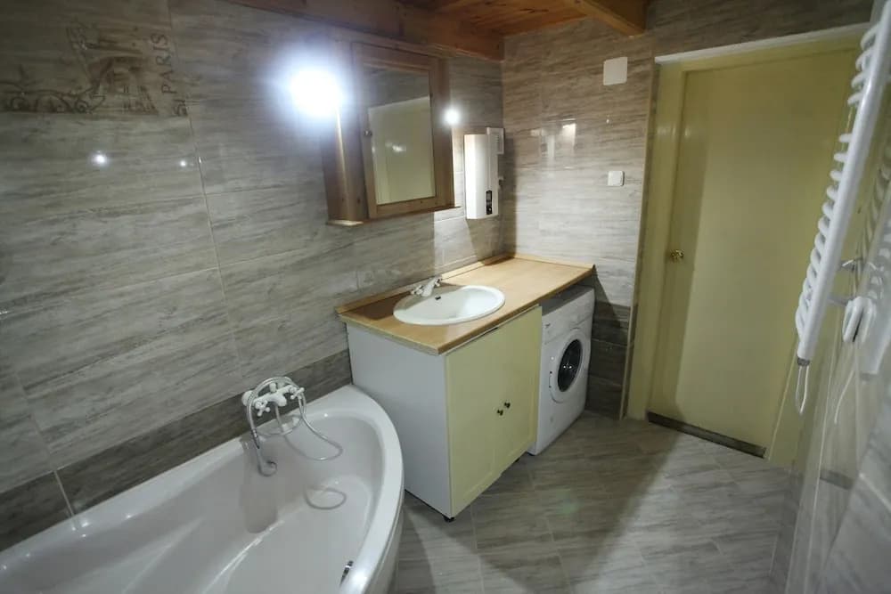 Dfive Apartments - Colorful - photo 6