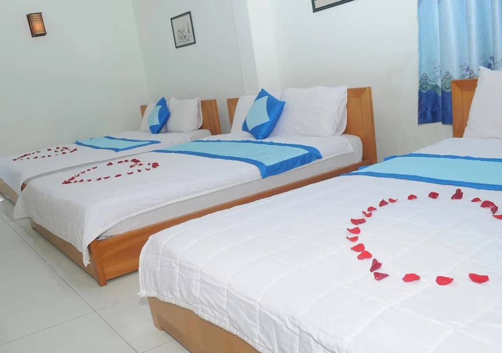 Queen Hotel 2 - photo 2