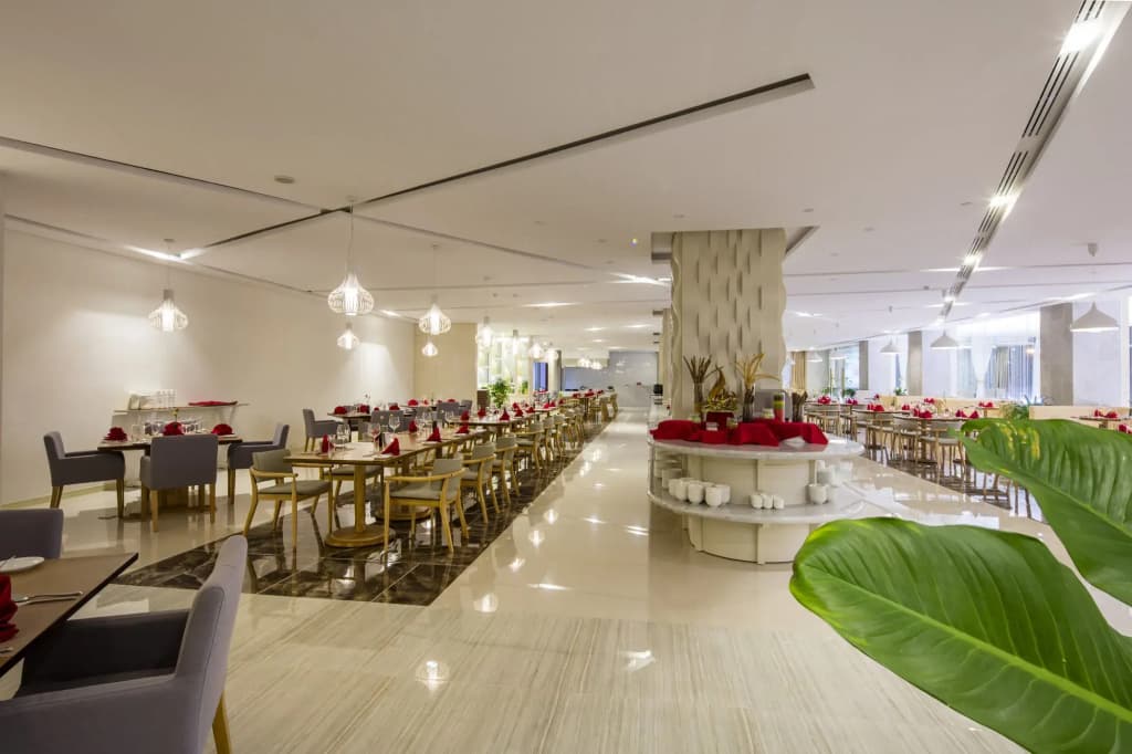Diamond Bay Hotel - photo 40