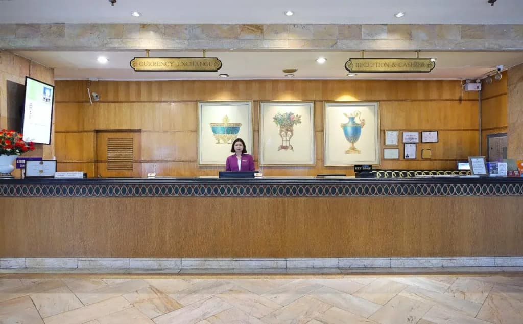 The Royal City Hotel - photo 2