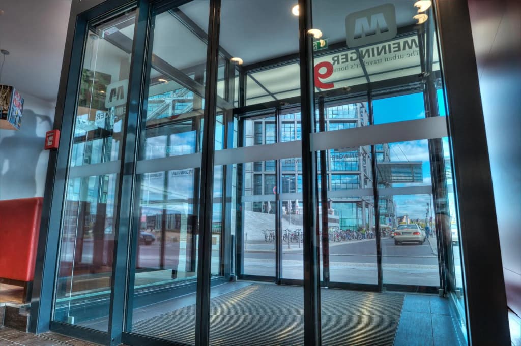 MEININGER Hotel Berlin Hauptbahnhof - photo 13