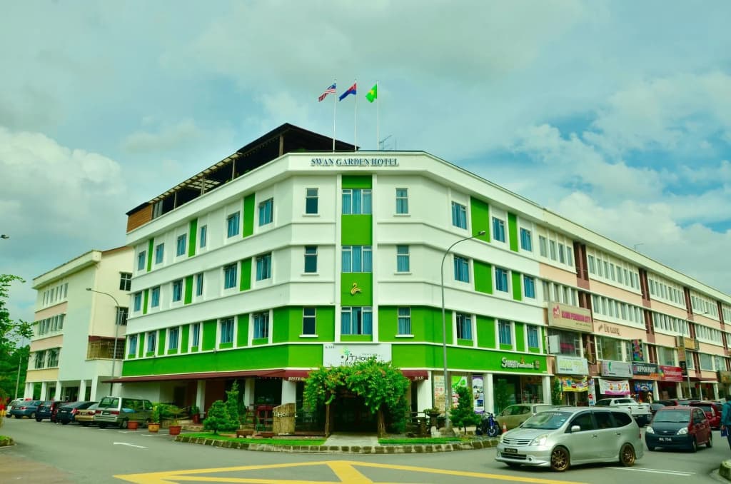 Swan Garden Hotel - main photo